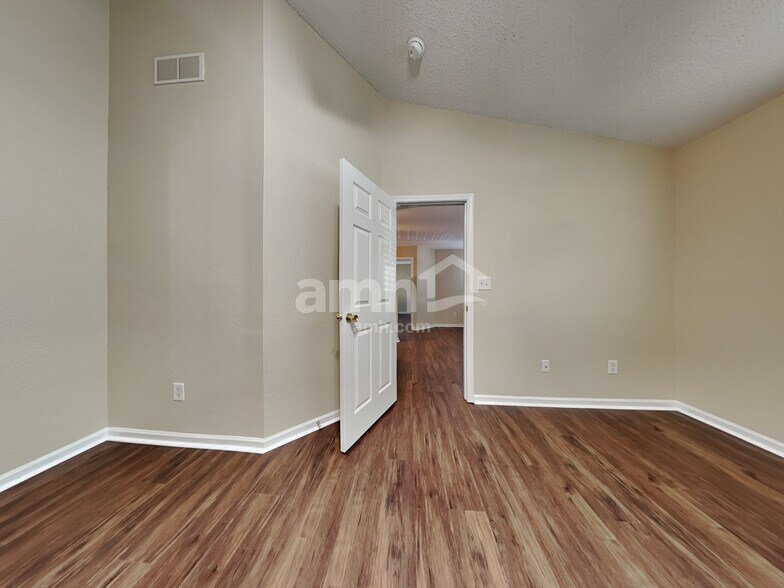 Building Photo - 8149 Whitham Dr
