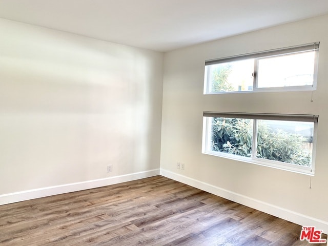 Building Photo - 1227 Granville Ave