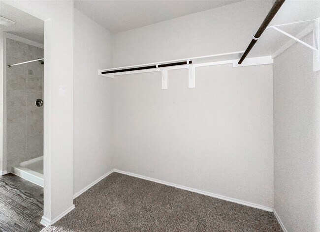 Building Photo - 40507 Birch Shadows Ct