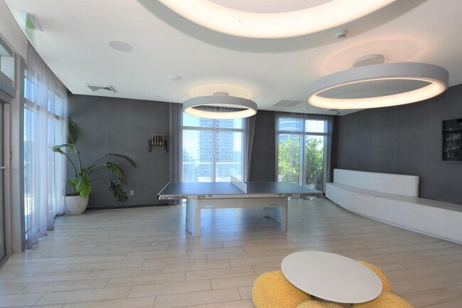Building Photo - 1100 S Miami Ave
