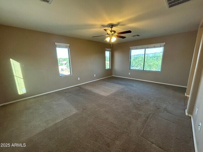 Building Photo - 8623 S 40th Dr