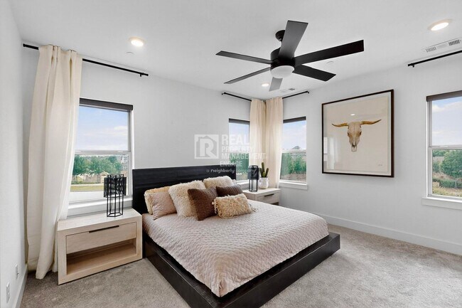 Building Photo - 1077 Maverick Dr