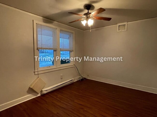 Building Photo - 620.5 Locust Ave