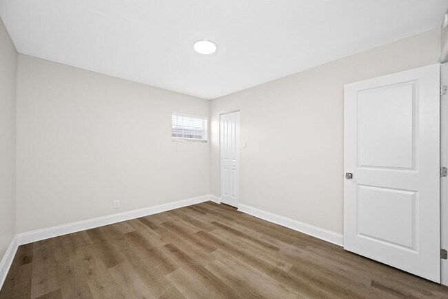 Building Photo - Davis Islands! RARE 3/2 FRESHLY RENOVATED,...