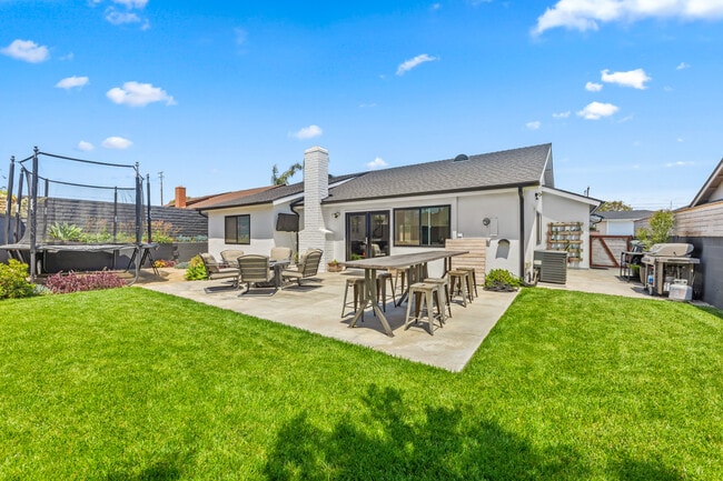 Building Photo - 6522 Farinella Dr