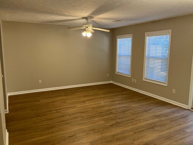 Building Photo - Asbury Hills Condominiums-2428 E. University,  Unit 1106