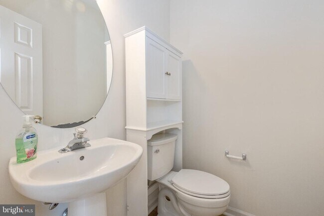 Building Photo - 2456 Covered Wagon Ct
