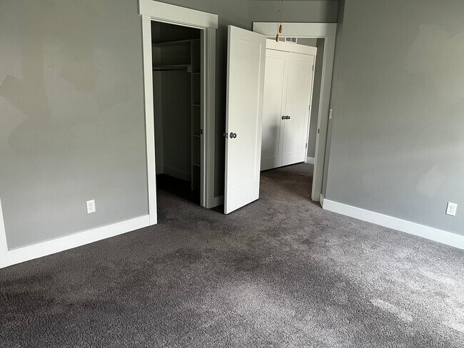 Building Photo - Incredible Downtown Salt Lake City Condo!