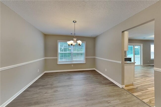 Building Photo - 1128 Grandview Cir