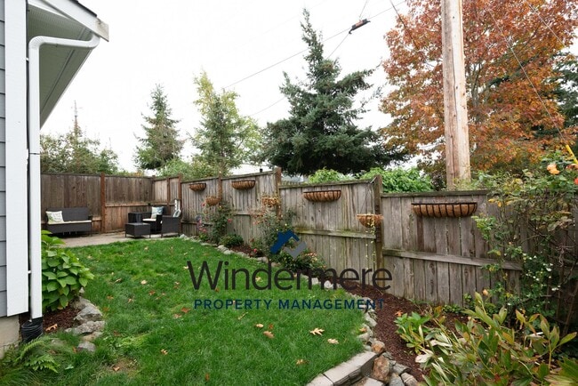 Building Photo - 3 Bed 2.5 Bath Townhome