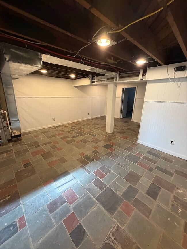 Building Photo - 1767 Hamilton Ave