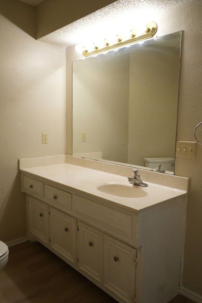 Building Photo - Southwest Lubbock 3 Bedroom