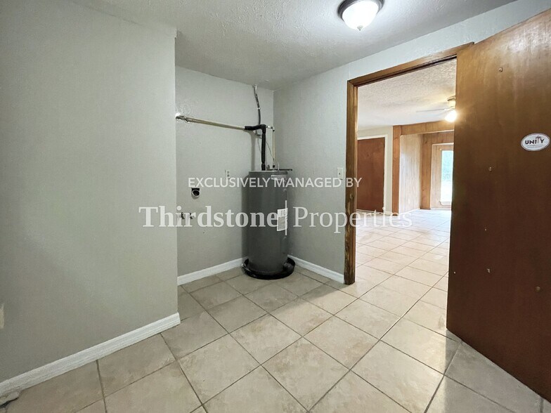 Building Photo - 2912 W 15th St