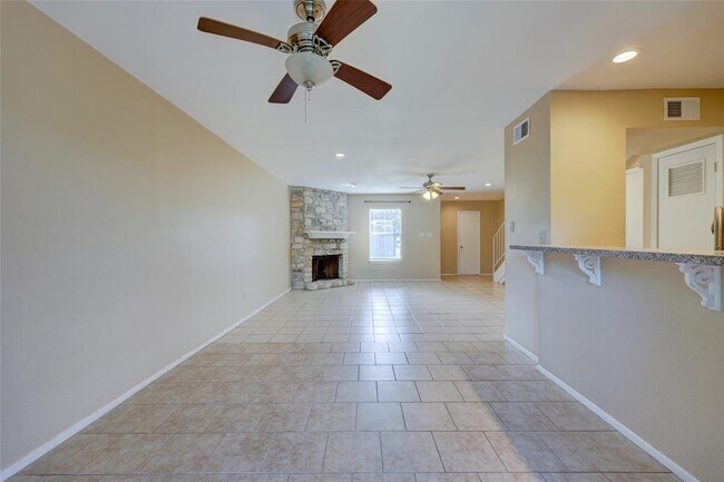 Building Photo - 709 Castle Ridge Rd