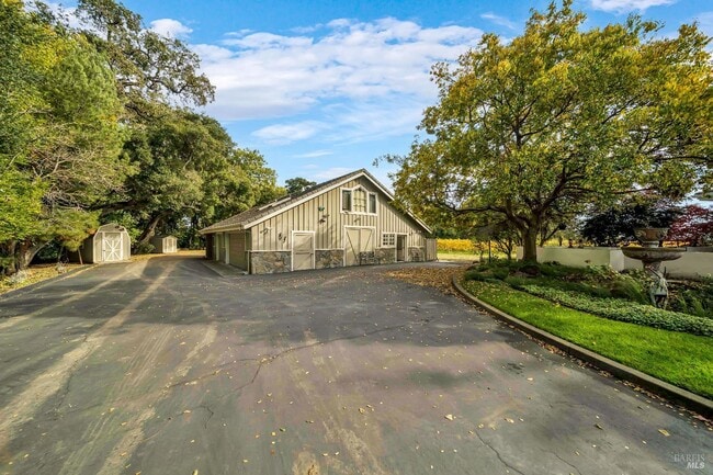 Building Photo - 1041 Las Amigas Rd