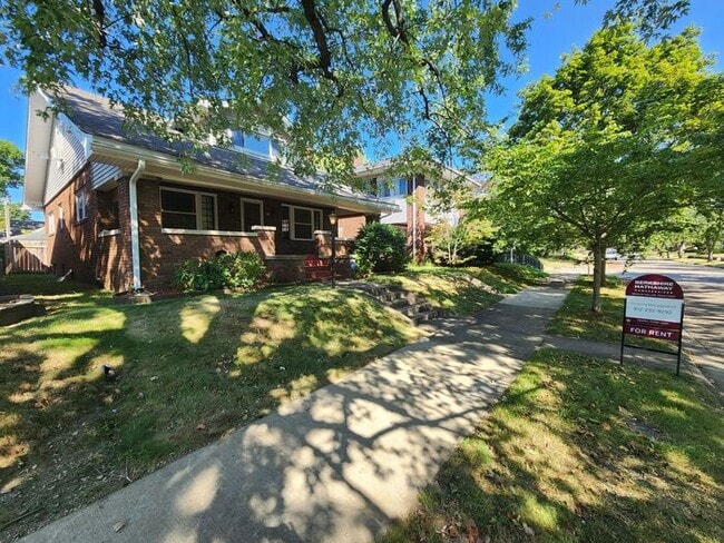 Building Photo - Spring Into Savings With Only A $100 Deposit !!