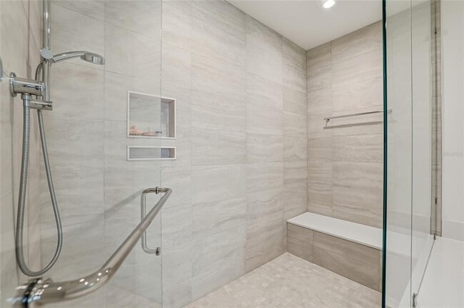 Building Photo - 301 1st St S