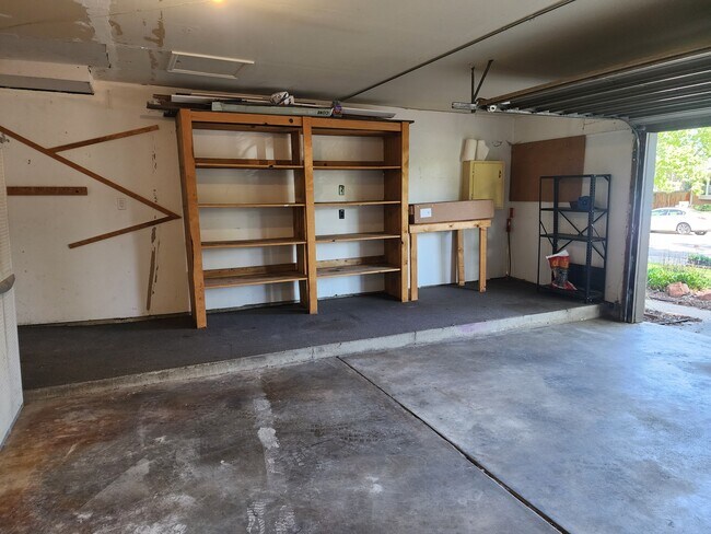 Building Photo - 7834 Greenbriar Cir