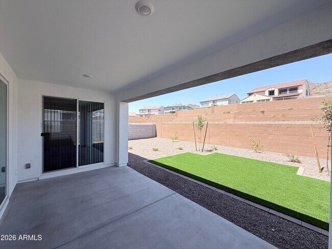 Building Photo - 7022 W Pinnacle Vista Dr