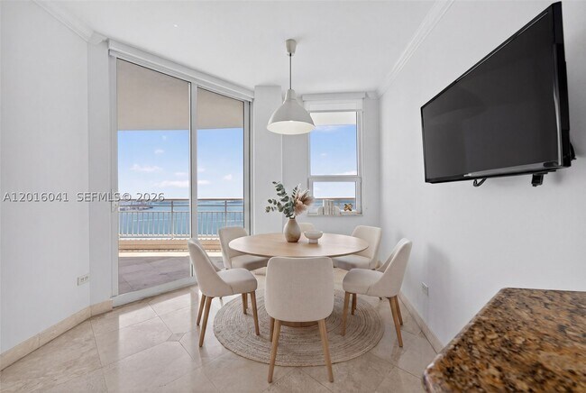 Building Photo - 808 Brickell Key Dr