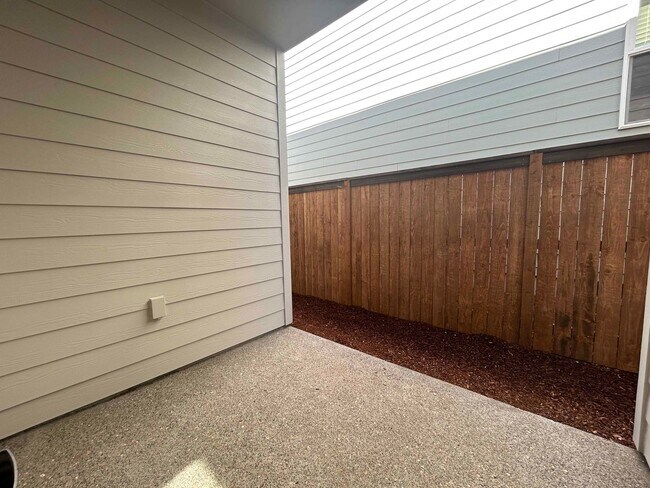 Building Photo - 15271 SW 168th Ave