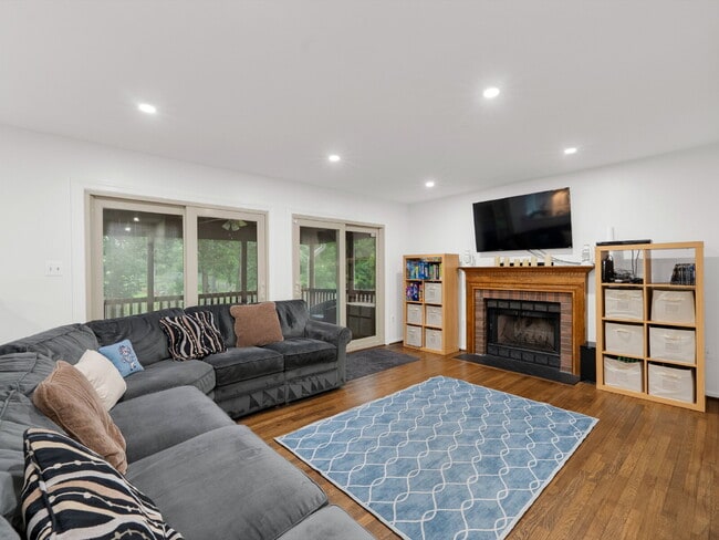 Building Photo - "Stunning 4-Bed Gem with Finished Basement...