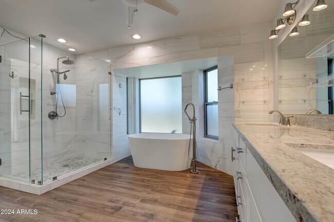 Building Photo - 1945 E Velvet Dr