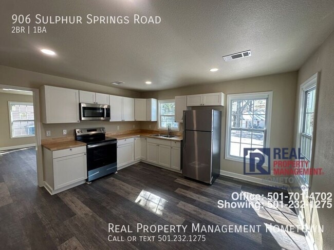 Building Photo - 906 Sulphur Springs Rd