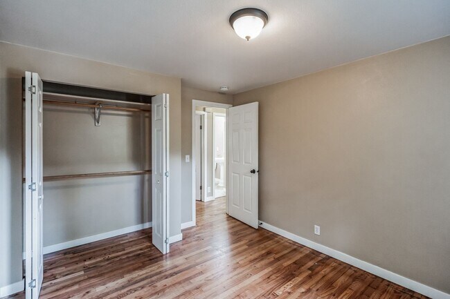 Building Photo - 956 NW Donelson St