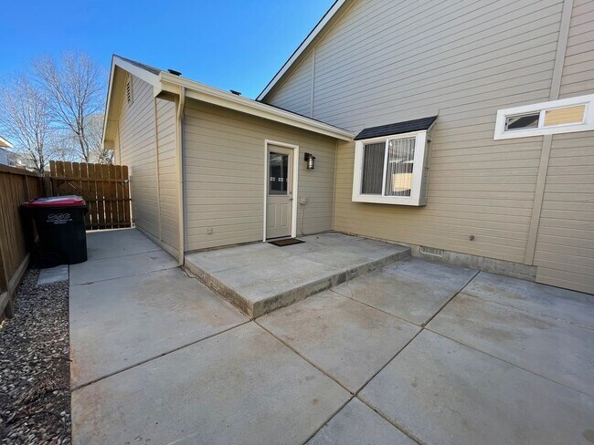 Building Photo - Beautiful 2 bed 2 bath home in the Woodbri...