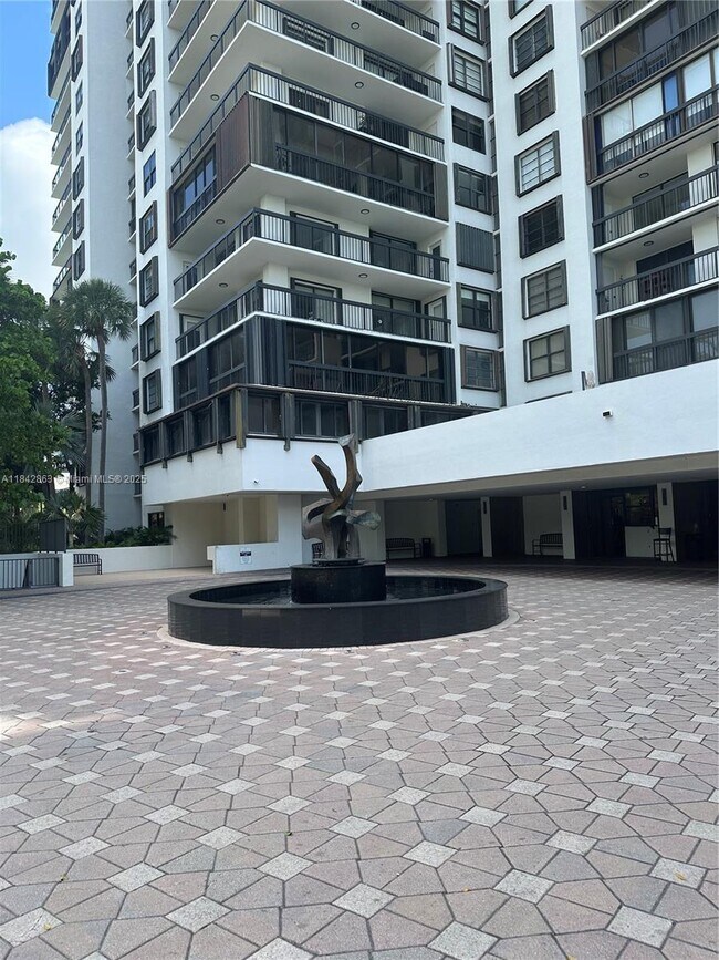 Building Photo - 2333 Brickell Ave