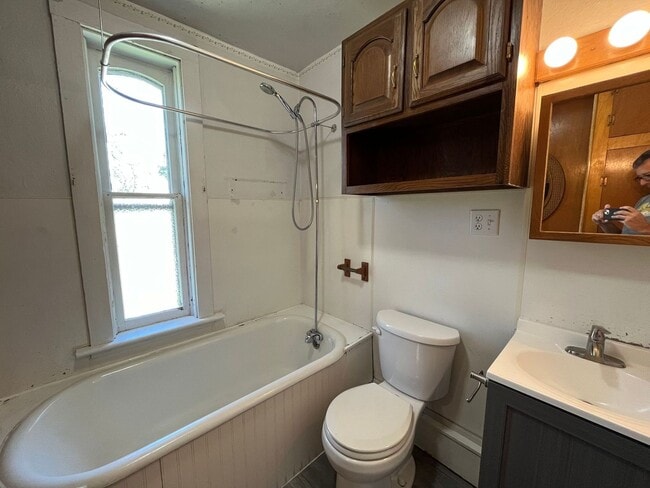 Building Photo - 4 Bed 2 Bath Single Family Home in Wausau