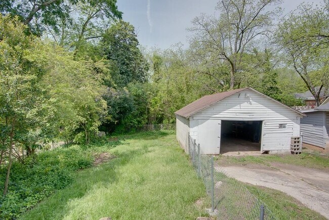 Building Photo - 2533 N Bayard St