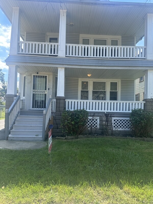 Building Photo - 9611 Larnder Ave