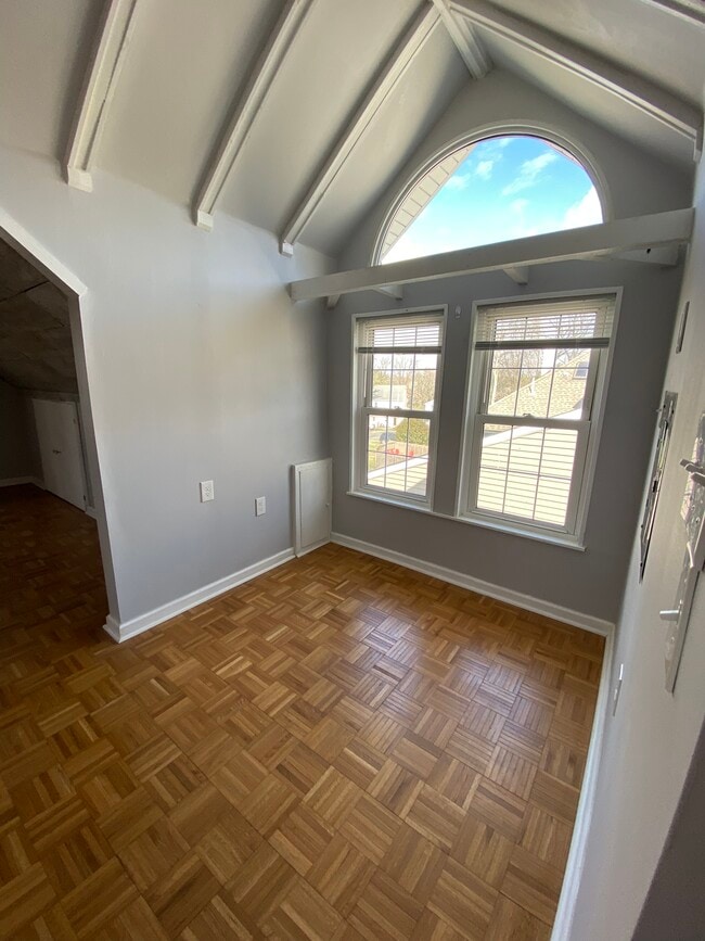 Building Photo - 64 Grove St