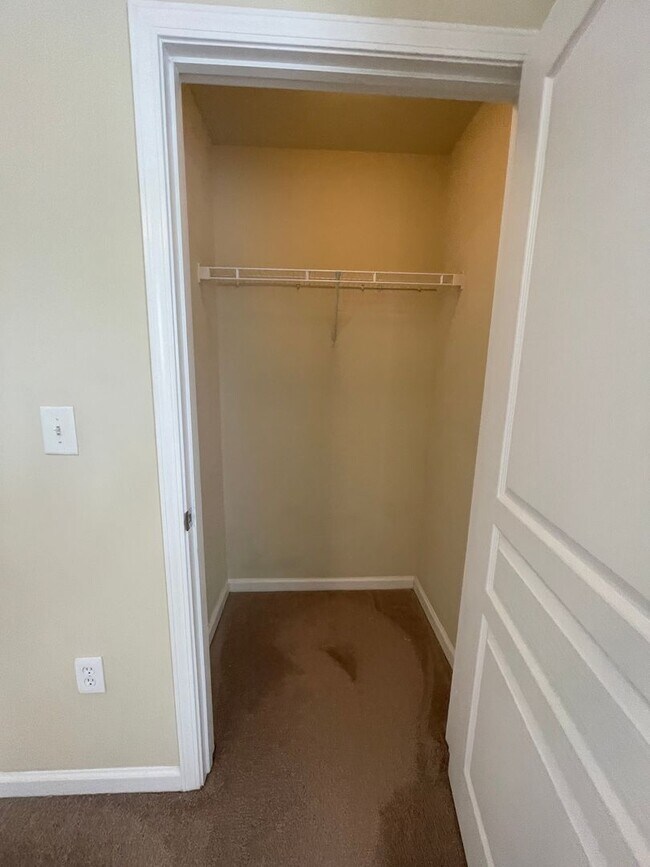 Building Photo - 17-1727 BBCH