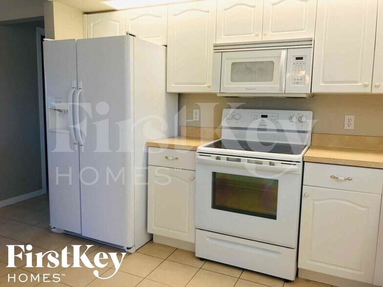 Building Photo - 3807 25th St SW