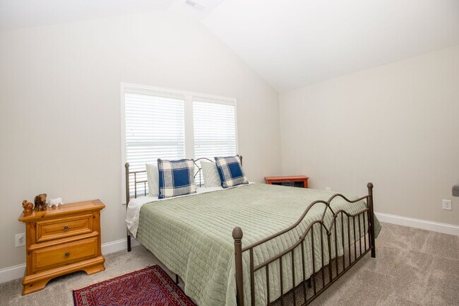 Building Photo - "Spacious 4-Bedroom Home with 2.5 Baths in...