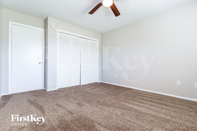 Building Photo - 7704 Riverdale Dr