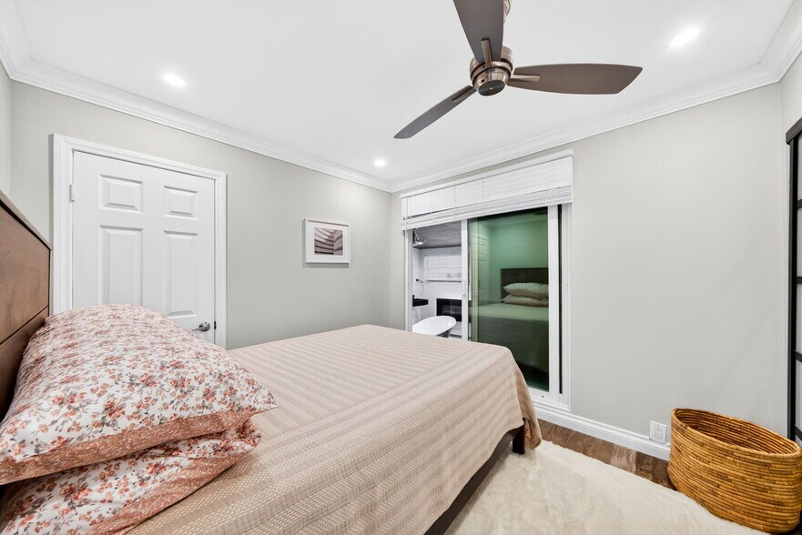 Building Photo - 1200 Tamarind Ave