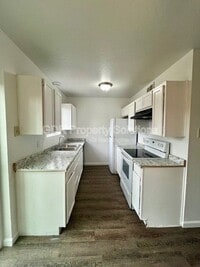 Building Photo - 420 Tennessee St NE