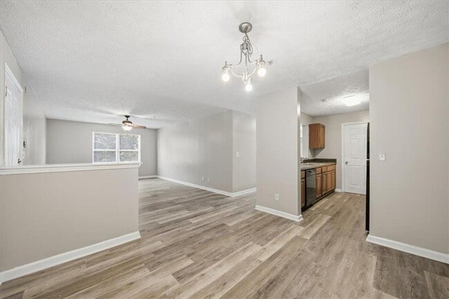 Building Photo - Charming 3-Bedroom Condo in Fairington Village