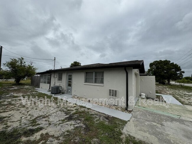 Building Photo - 7639 Jasmine Blvd