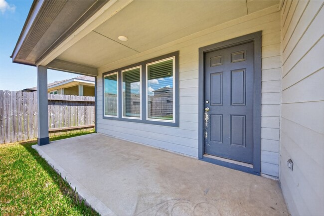 Building Photo - 14556 Lily Plns Dr