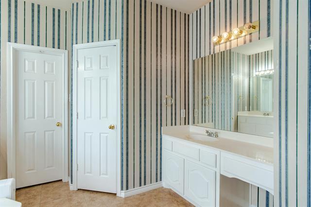 Building Photo - 5376 Lake Chelen Dr