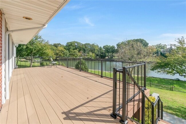 Building Photo - 13 Dock Pathway St