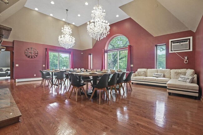 Building Photo - One of a kind Castle on the Hill for Rent! Minimum 1 month lease