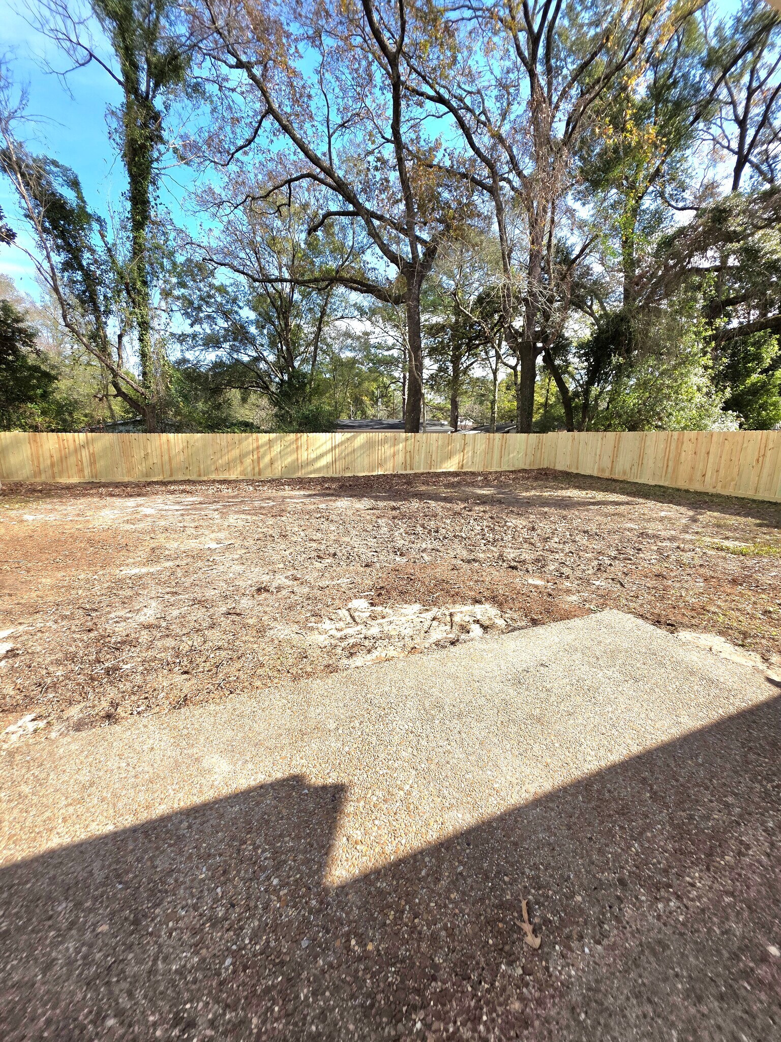 Fully fenced backyard - 651 Ynestra Dr