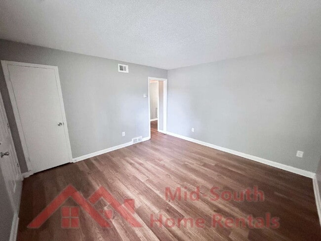 Building Photo - 4627 Crystal Springs Dr