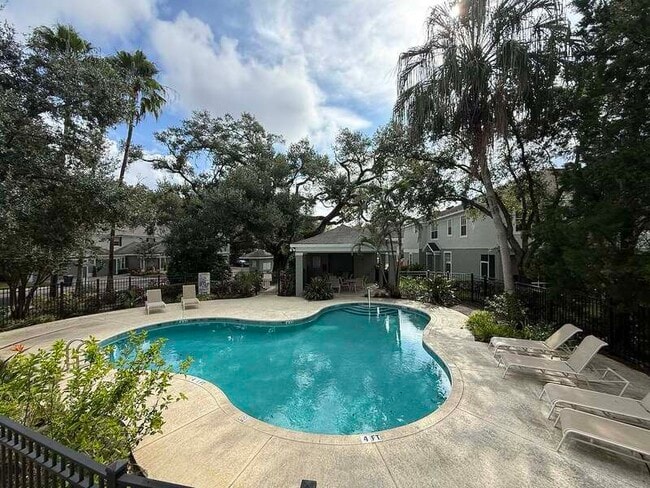 Building Photo - 2608 Chelsea Manor Blvd